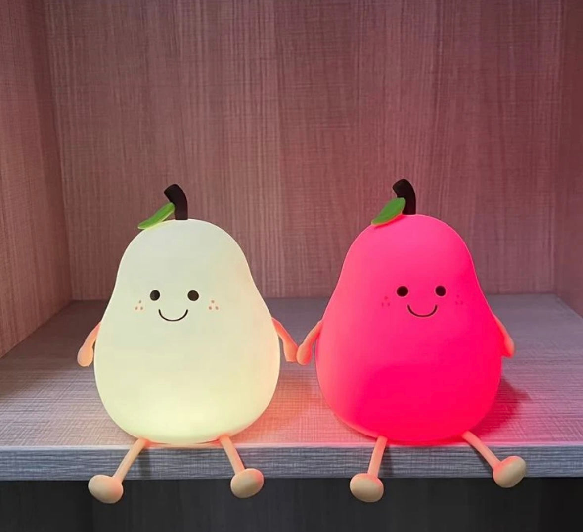 Pear lamp with moving legs