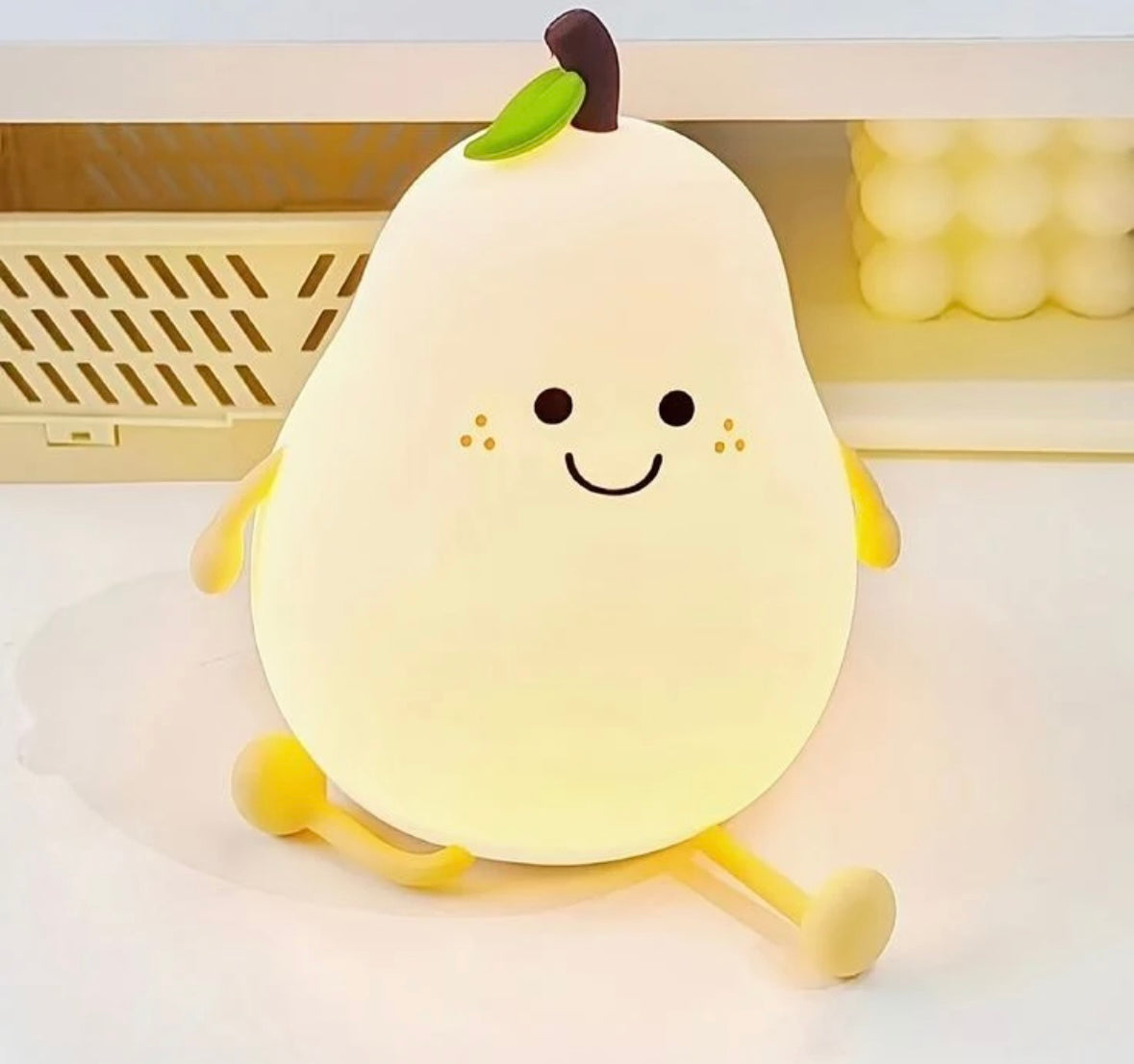 Pear lamp with moving legs