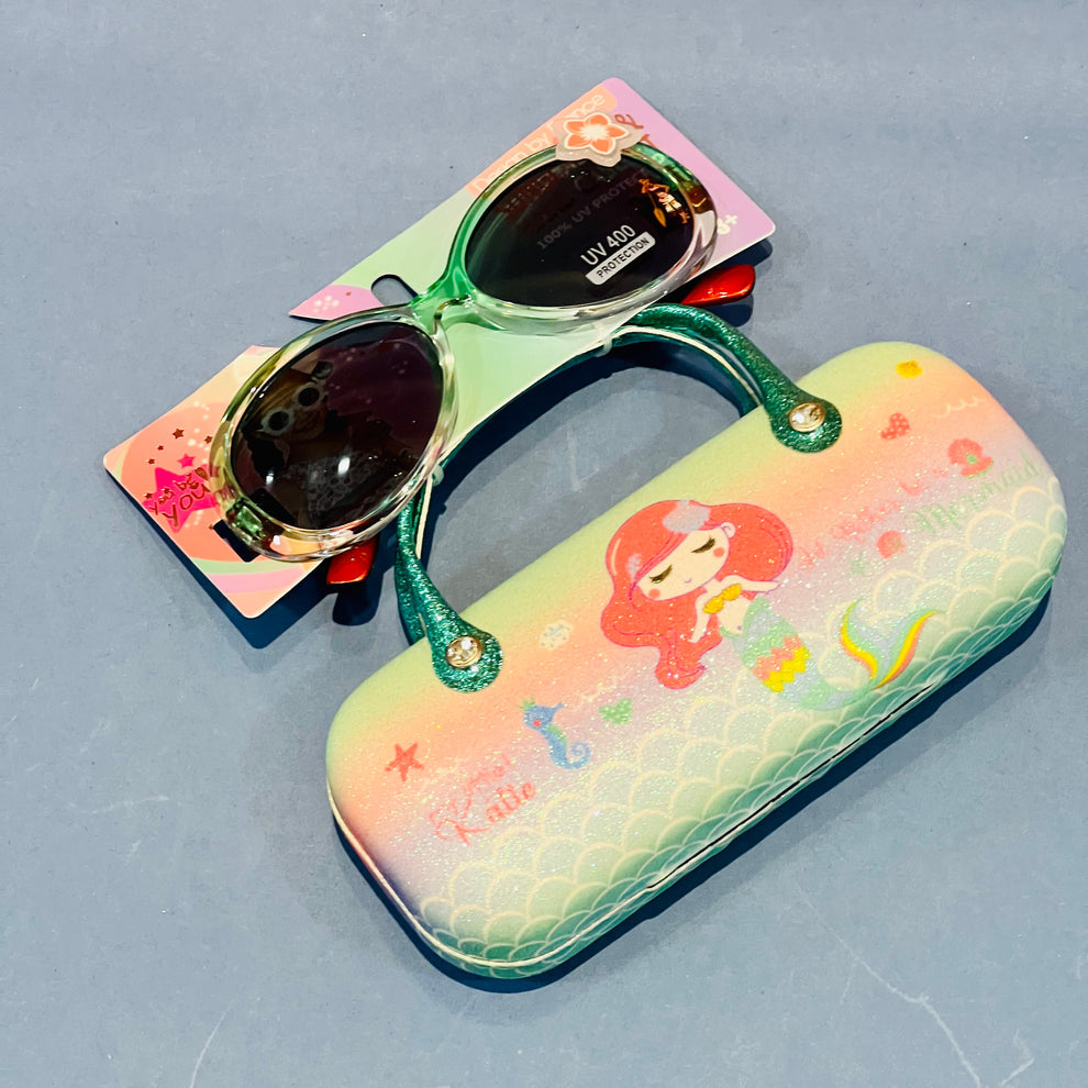 Kids goggle with a case…