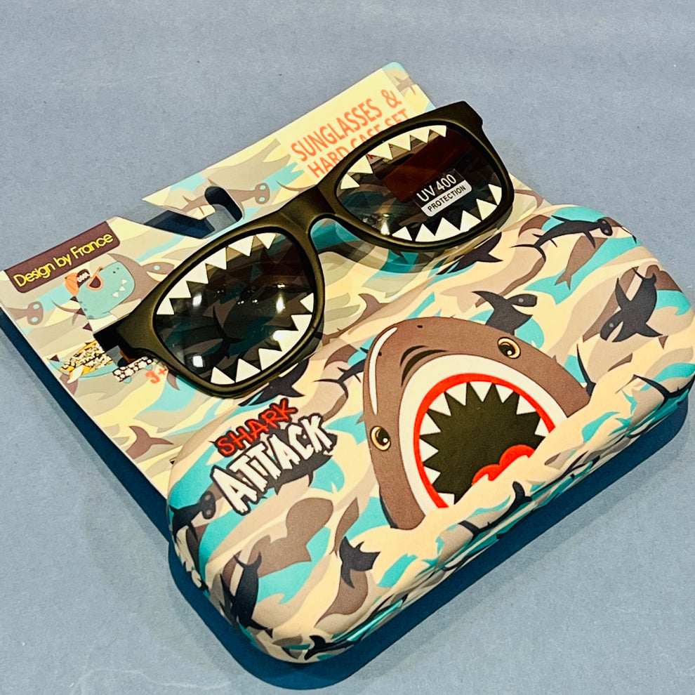 Kids goggle with a case…