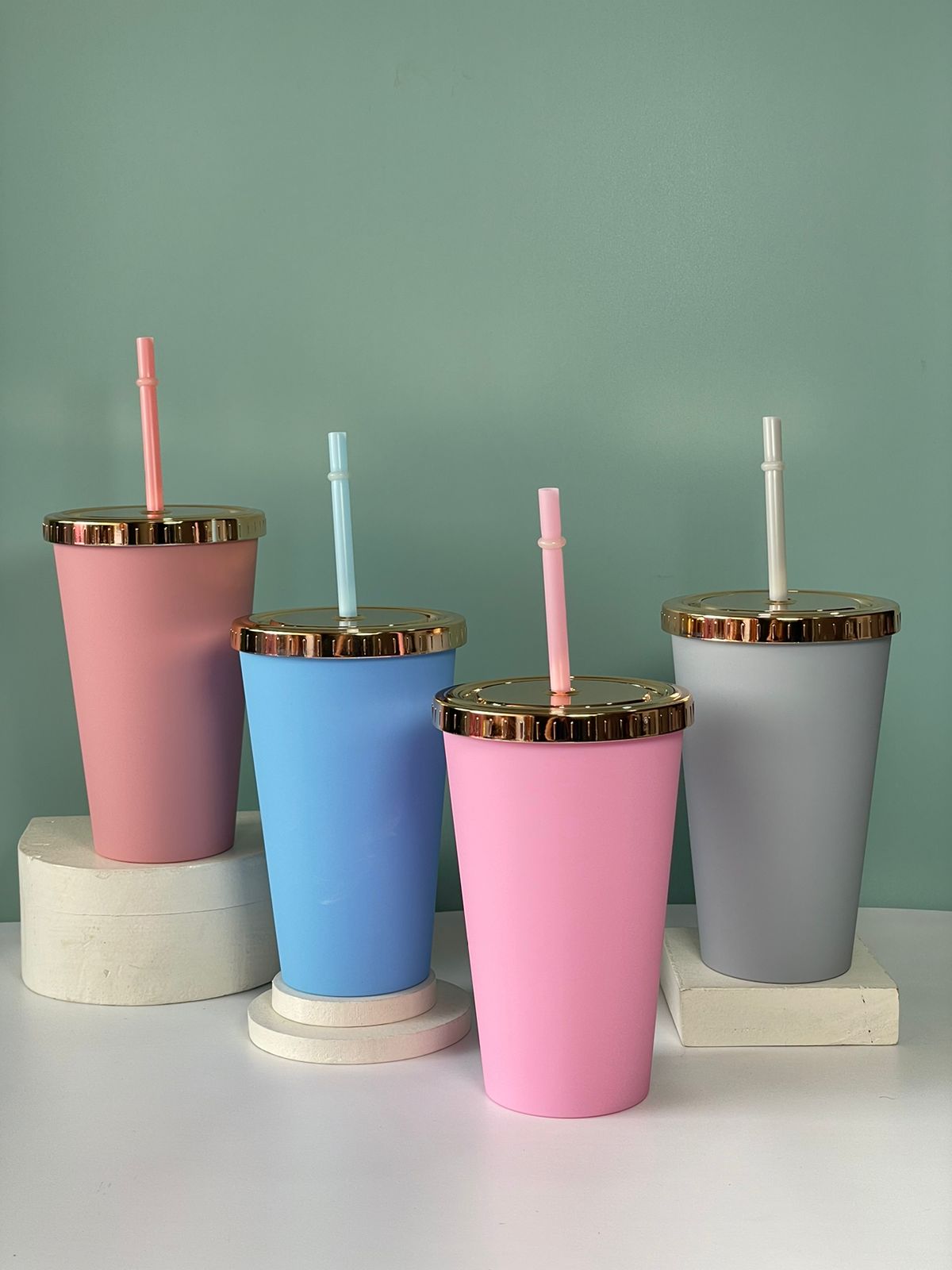 Pastel color sippers